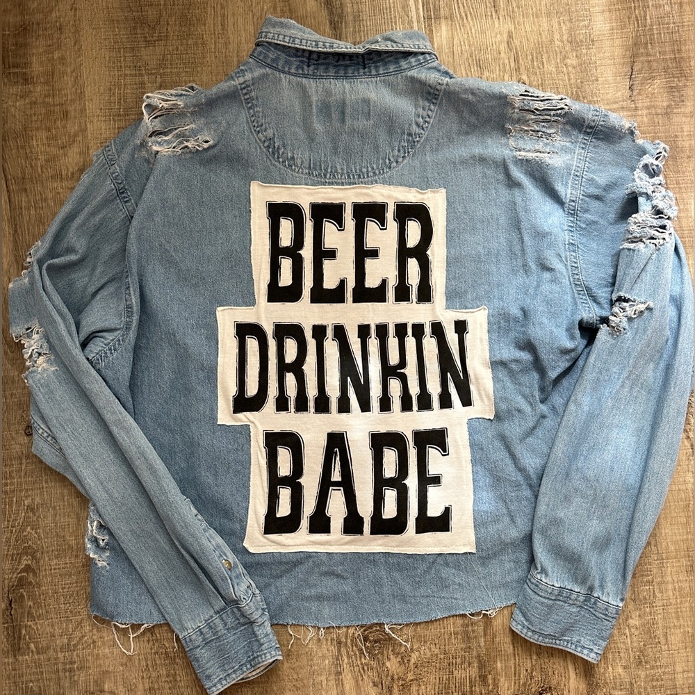Trendy and tipsy Beer Drinkin Babe Long-sleeve button down